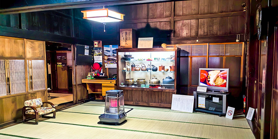 Inside the Kanda House