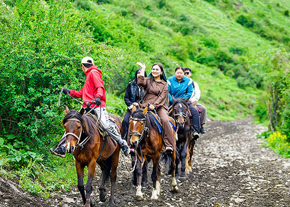 April Mountain Hikes in Lake Kayyndy