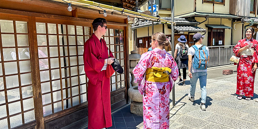 Wearing Summer Kimono in Nagasaki