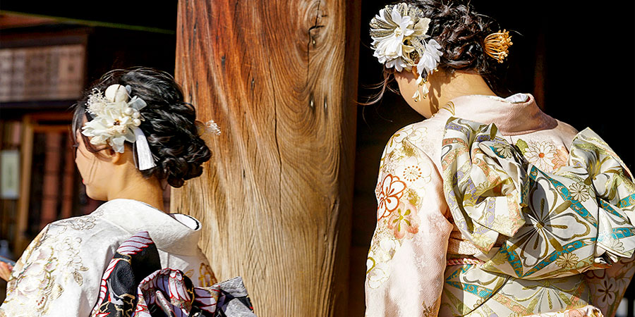 Girls dressed in Kimono in Winter