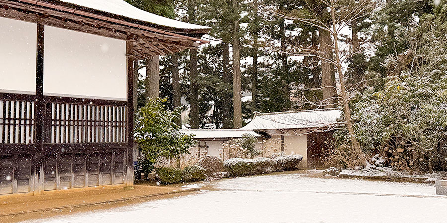 Snow Scenery in Kyoto's Temple