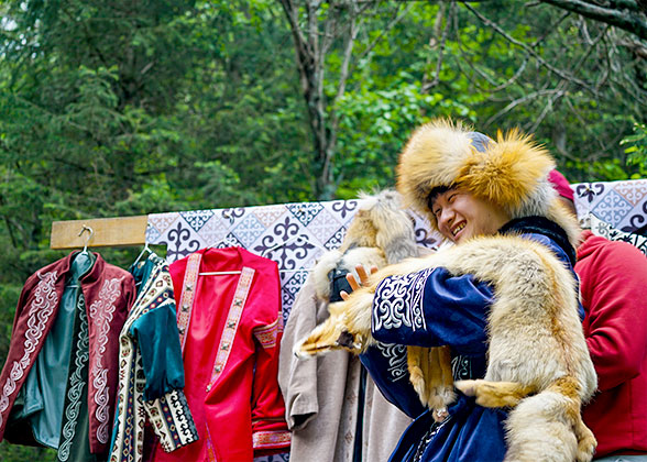 Visitor in Kayyndy Lake in September Day