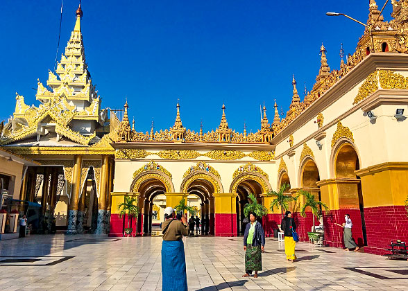 Mahamuni Pagoda, Mandalay
