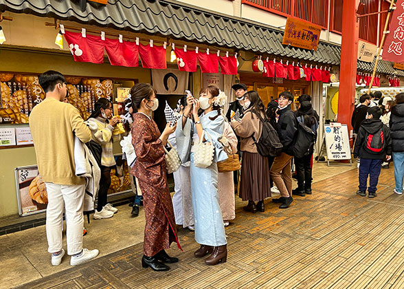 Lively Food Street of Nagasaki