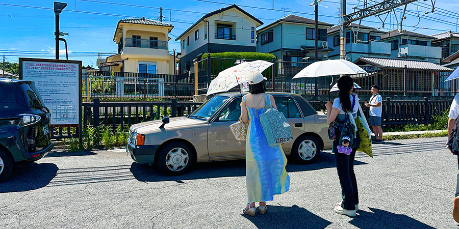 Take a Taxi on a Hot Day, Osaka