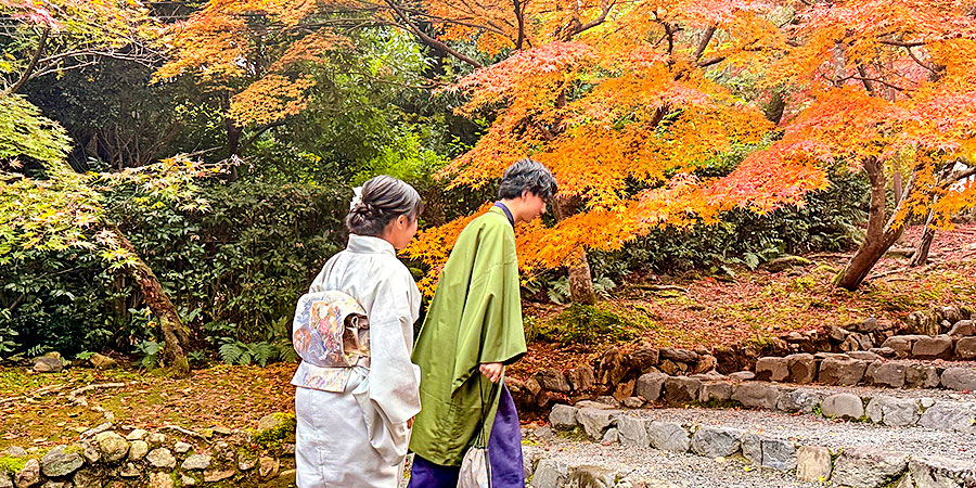 Path to the Suwa Shrine