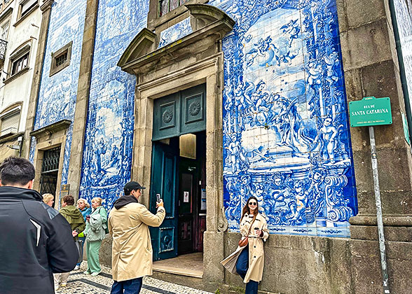 Capture the Stunning Exterior of Porto's Chapel of Souls