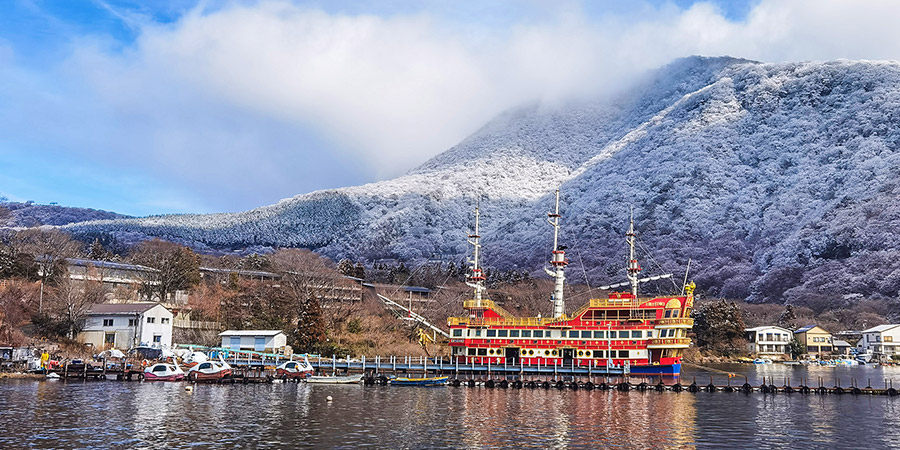 Lake Ashi in Winter