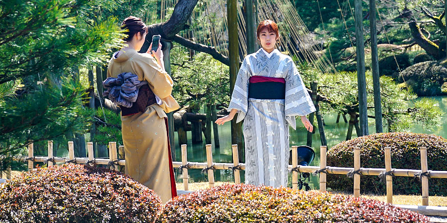 Taking Photos in Yamashita Park