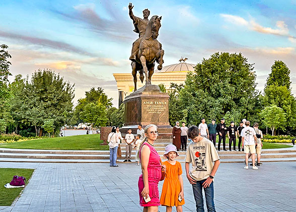 Amir Temur Square in Tashkent
