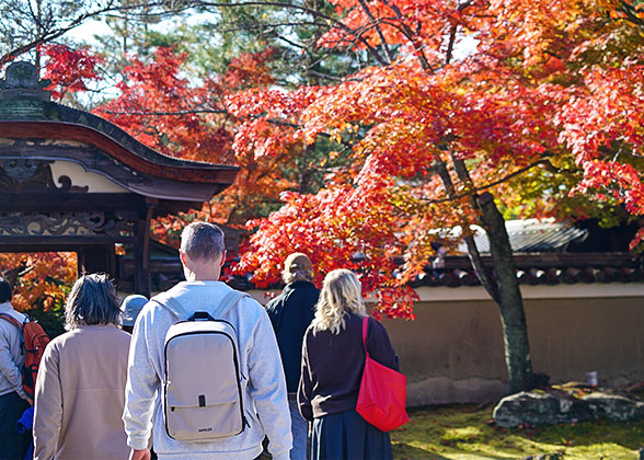 Tourists visiting Hokkaido Jingu