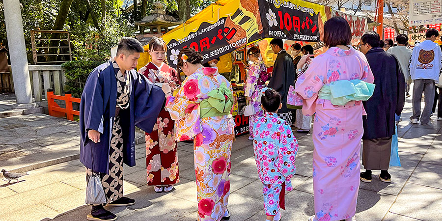 Tourists Go Sightseeing in Pretty Kimono