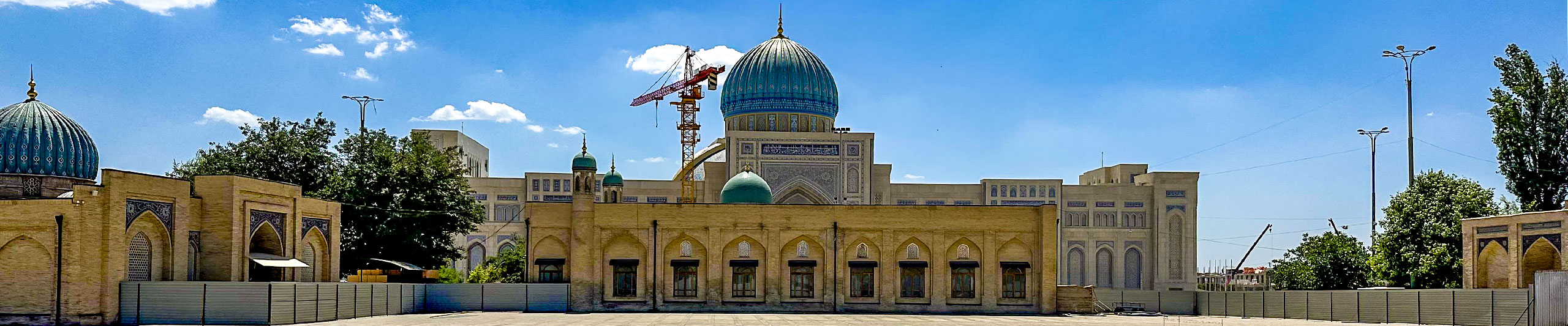 Hazrati Imam Complex in winter