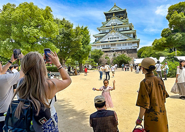 Visit the Osaka Castle