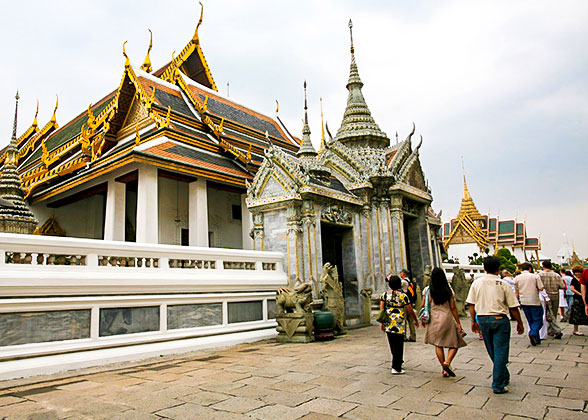 Visit Wat Phra Kaew