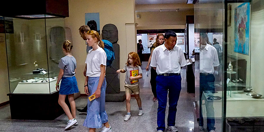 Visiting Mongolian National Museum