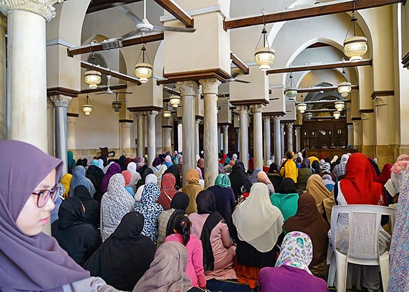 Group Prayers during Festivals in Algiers
