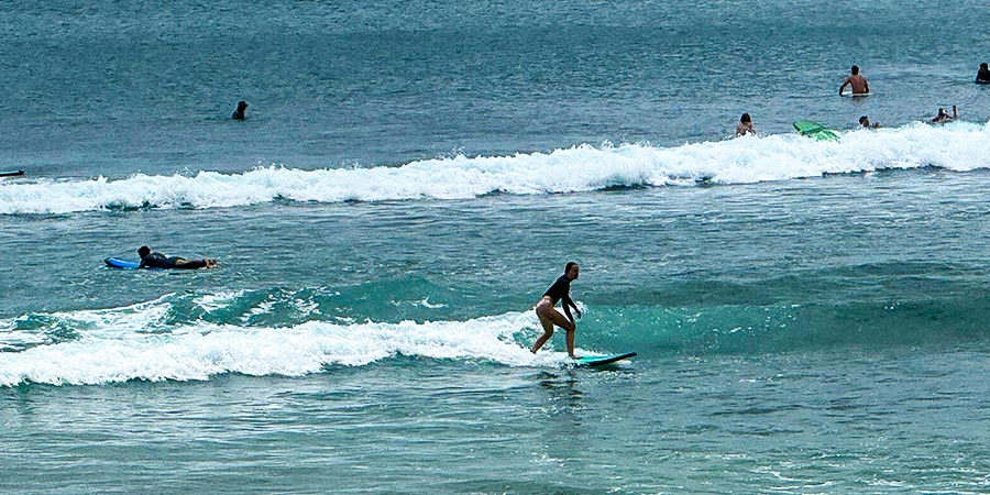 Sea Surfing in Algiers