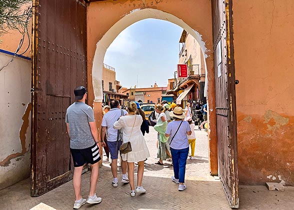 Dressing in Algiers in September