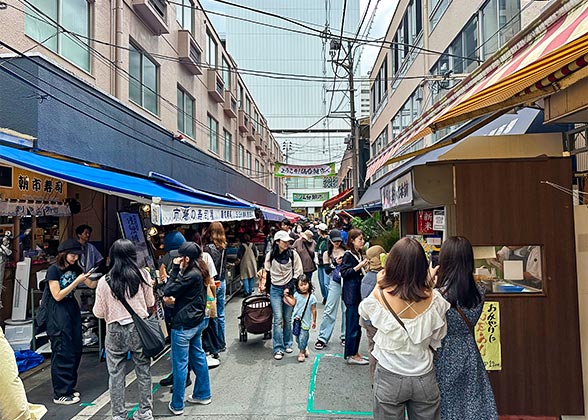 The Streetscape of Sendai Asaichi Market