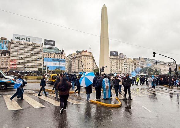 The Obelisk and July 9 Avenue in the Rain