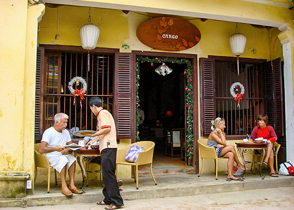 Da Nang Street Cafe
