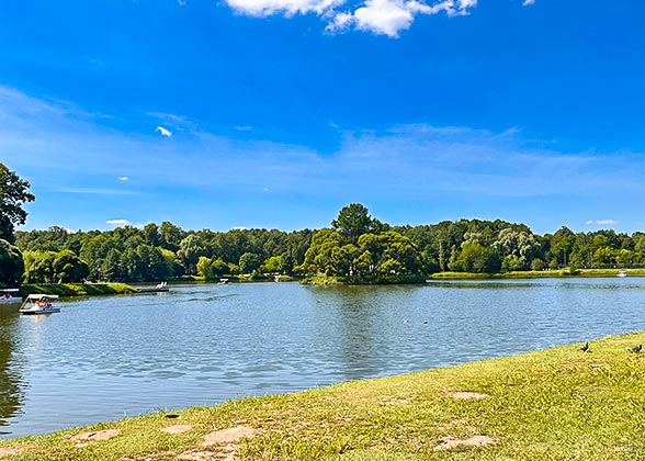 River Scenery at Estancia Ave Fenix
