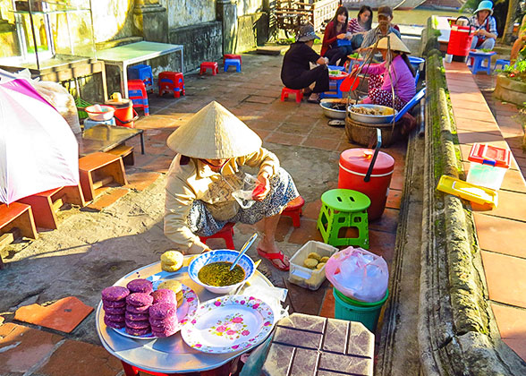 Saigon Stalls in Hot Sun