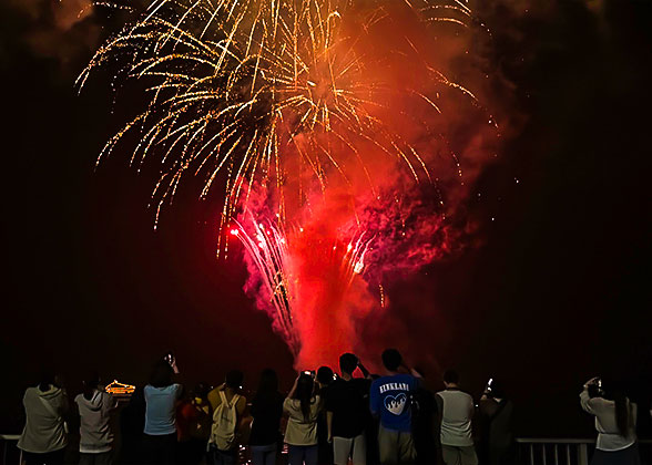 Itsukushima Underwater Fireworks Festival