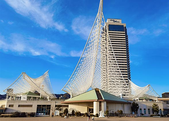 Sail-shaped Kobe Maritime Museum