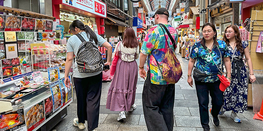 Visit Indoor Kuromon Market in Hot June