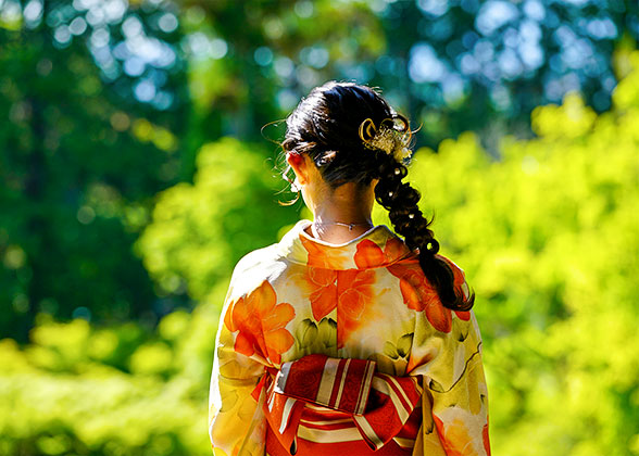 Take Pictures in front of Summer Greenery