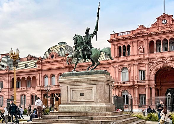 Pink House (Casa Rosada)