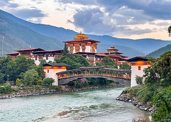 Punakha Dzong under Sunset