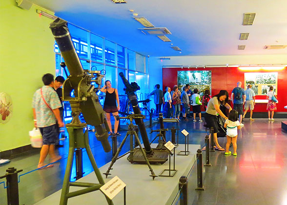 Tour War Remnants Museum at Noon