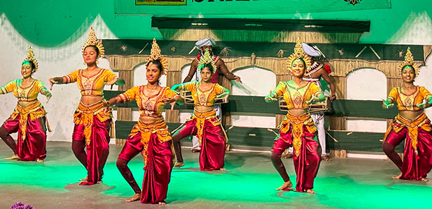Kandyan Dance Performance in Sigiriya