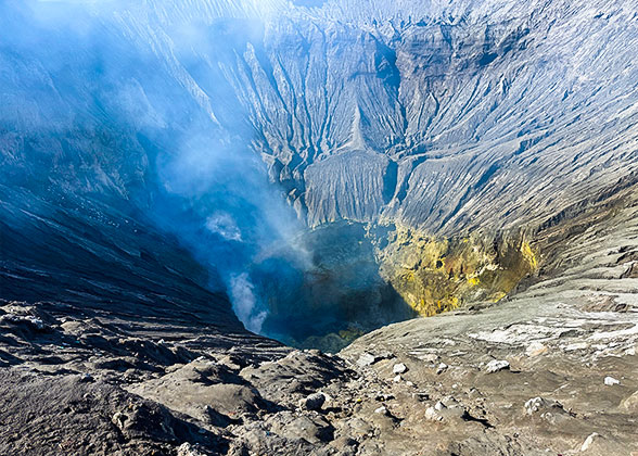 Sikidang Crater