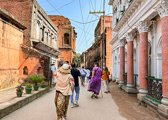 Panam Nagar, Isa Khan Palace