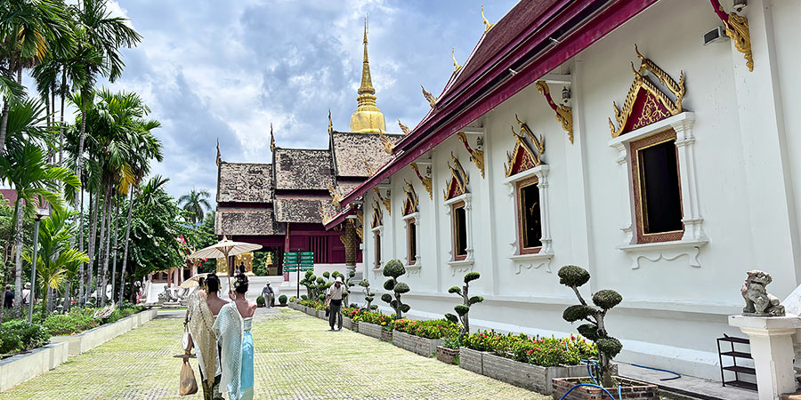 Wat Phra Singh at Noon