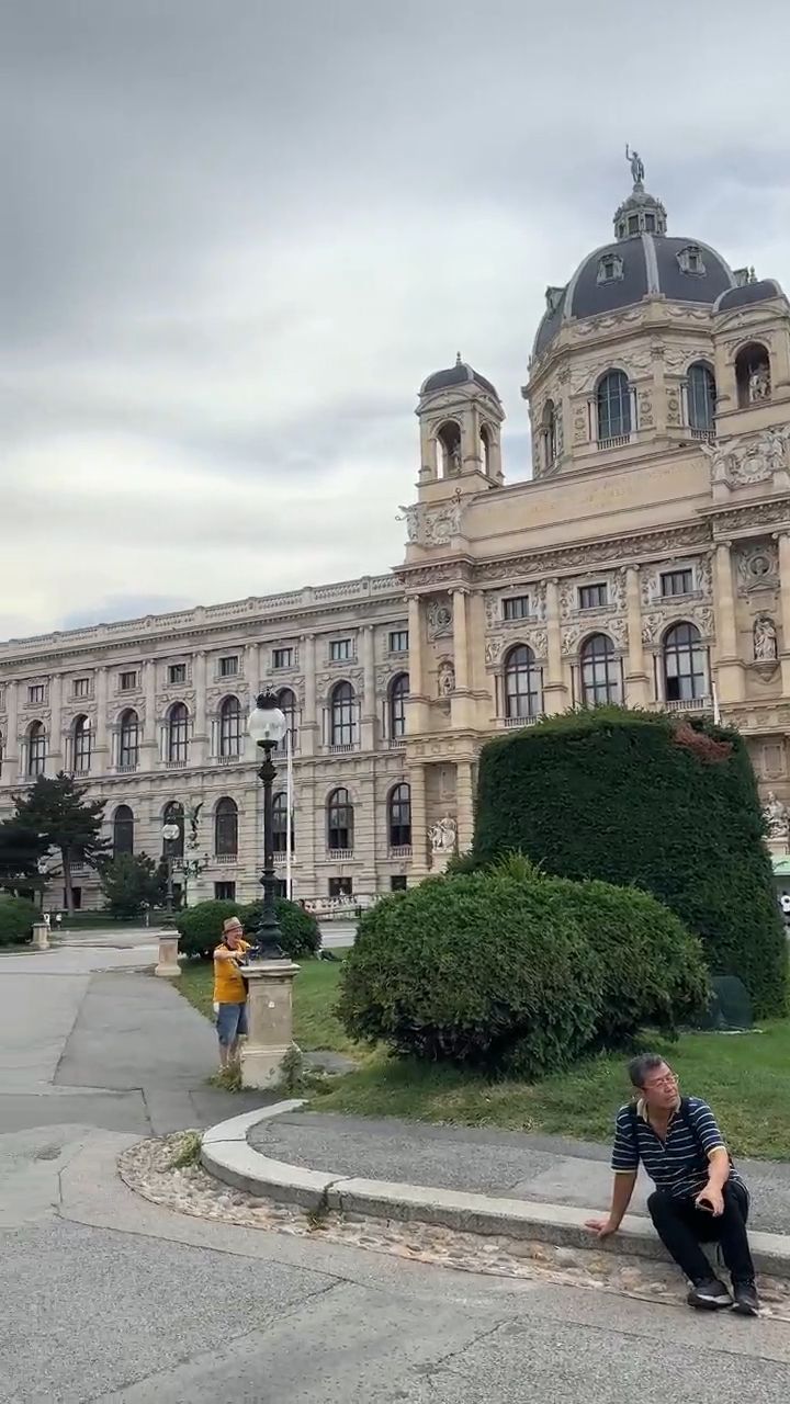 Kunsthistorisches Museum Vienna Next to Hofburg