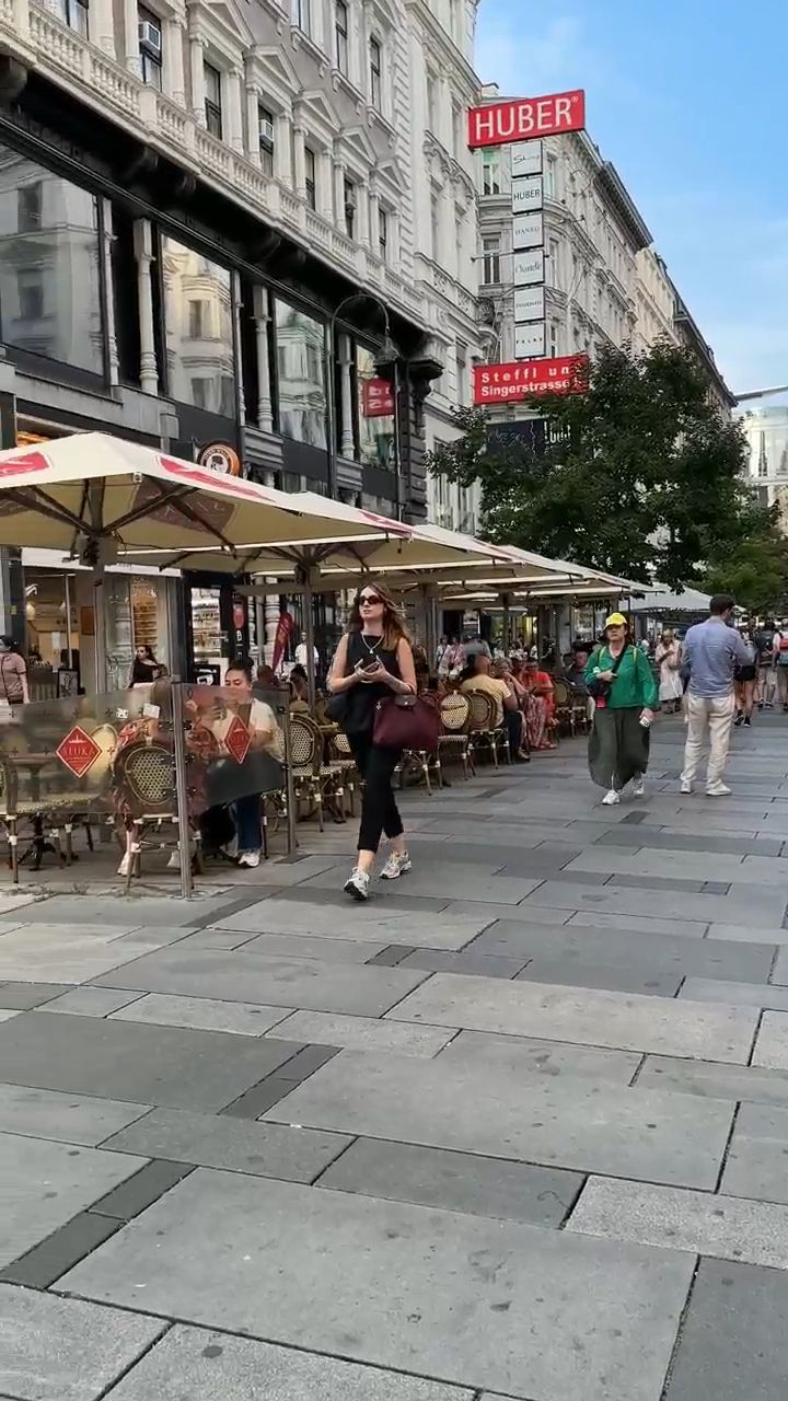 Karntner Strasse & St. Stephen's Cathedral