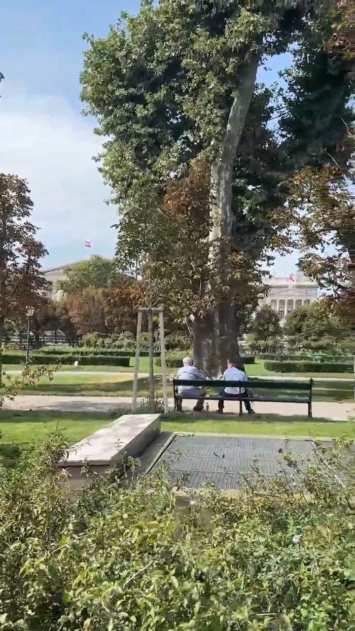 Roaming around Volksgarten Park