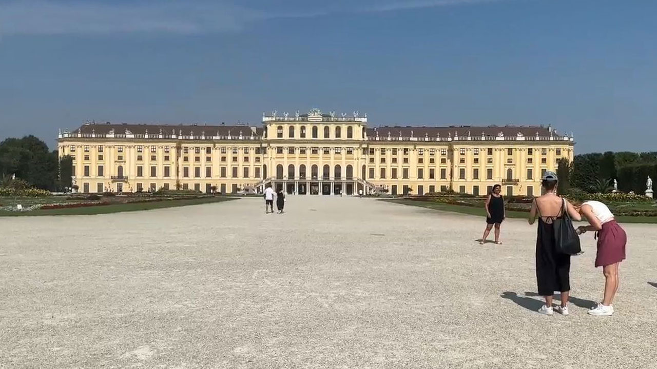 Vienna Tour to Schonbrunn Palace
