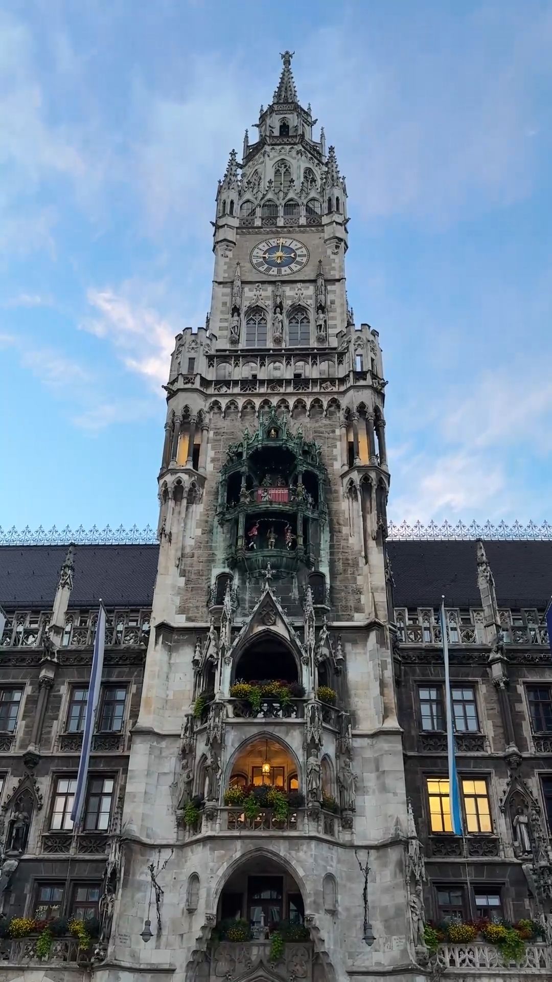 Chiming on Munich Marienplatz