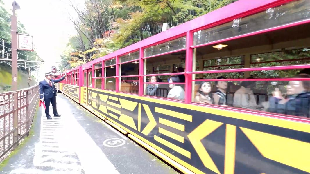 Sagano Sightseeing Train